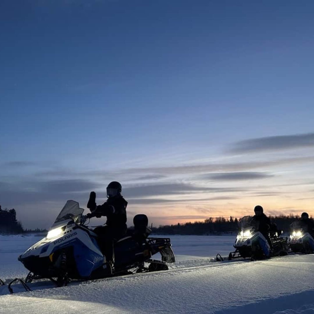 Full-day trip by snowmobile 6h