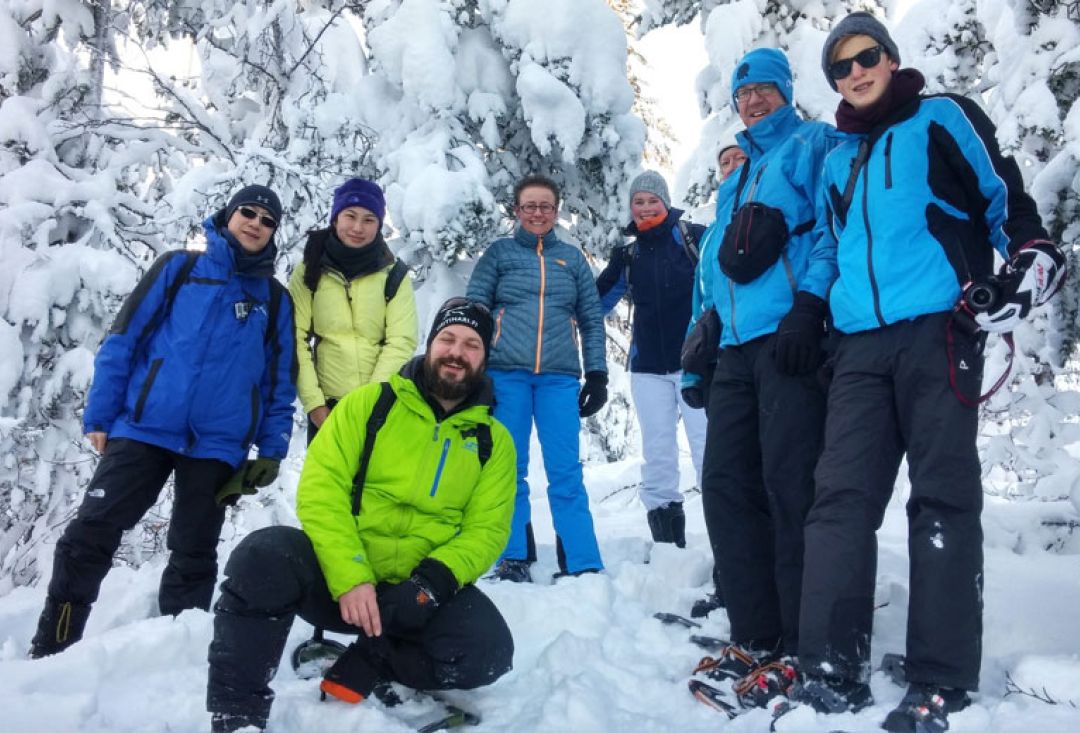 Lumi&shy;kengillä luontoon